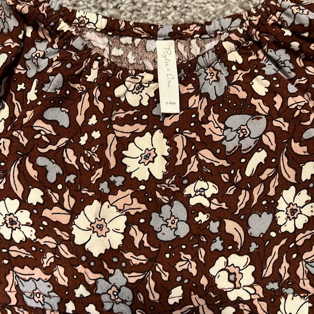 Rylee + Cru Long Sleeve Romper - Picture 3 of 4